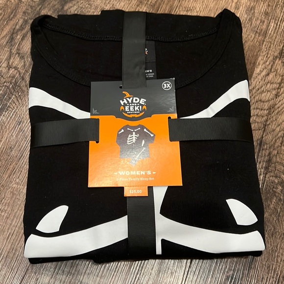 NWT! Hyde and Eek Boutique Halloween women’s 2 piece family sleep set skeleton - Picture 2 of 4